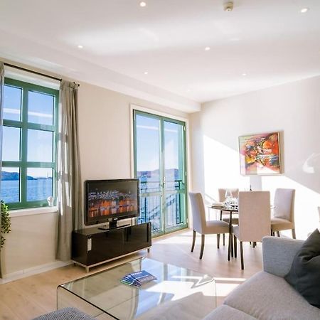 Seafront Apt. With Elevator And French Balcony Bergen Exterior photo