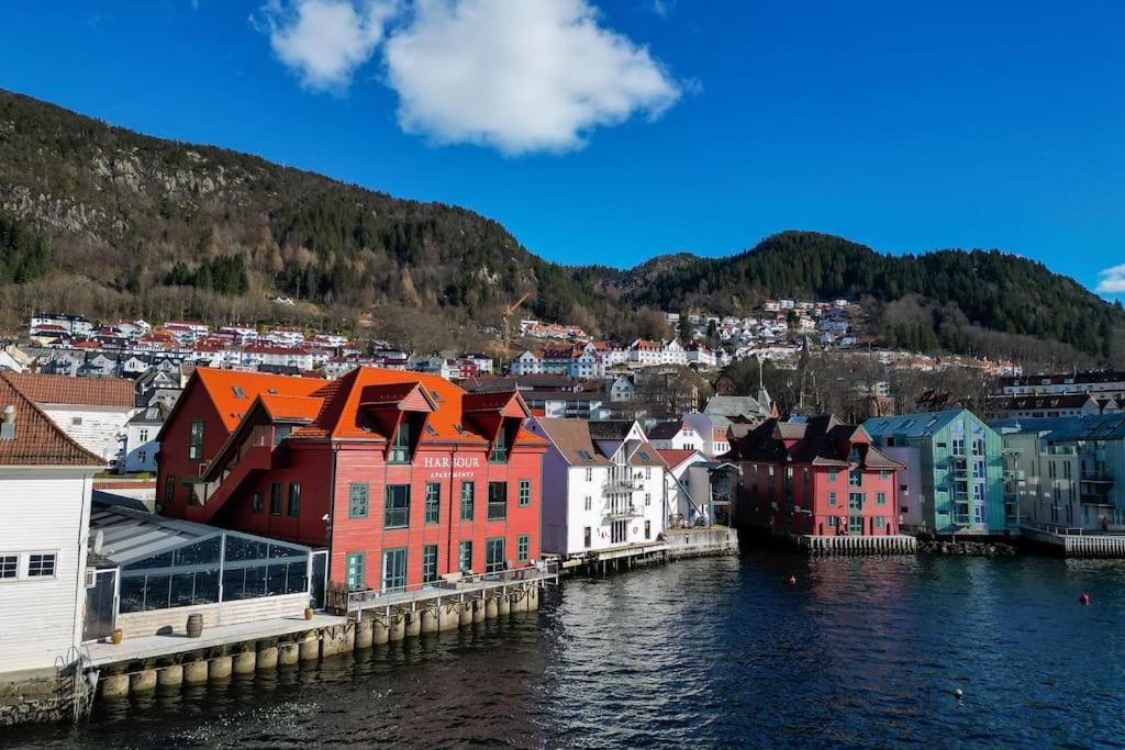 Seafront Apt. With Elevator And French Balcony Bergen Exterior photo