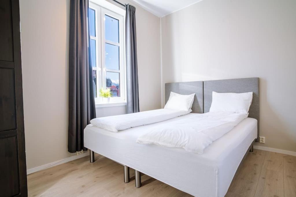 Seafront Apt. With Elevator And French Balcony Bergen Exterior photo